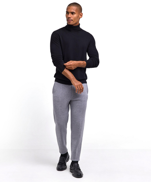 FALKE Herren Sweatshirt Mit V-Ausschnitt – Bequem & Schnelltrocknend FALKE Herren Sweatshirt Mit V-Ausschnitt – Bequem & Schnelltrocknend