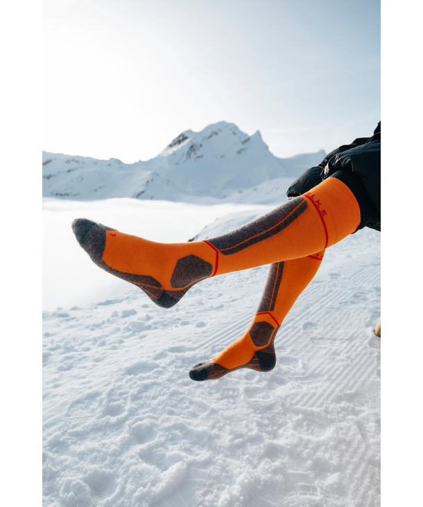 SK4 Advanced Compression Light Men Skiing Knee-High Socks (Black)