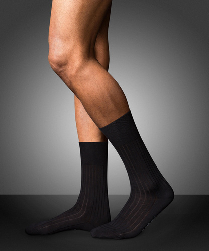 Short Socks No. 7 - Finest Merino (Black) | FALKE